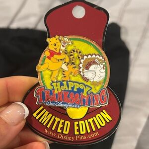 Disney Limited Edition Pooh bear Thanksgiving Pin